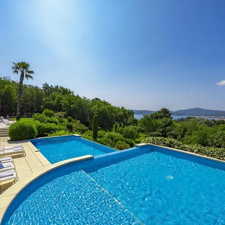 ヴィラ Golfvilla Riviera グリモー