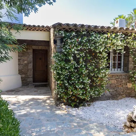 ヴィラ Golfvilla Riviera グリモー